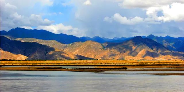 西藏，历史长河中的文化与社会变迁